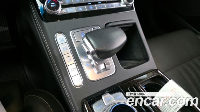 Genesis G90 2019 — photo 9