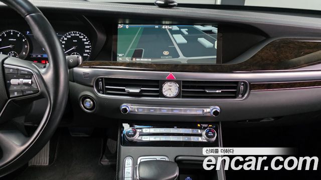 Genesis G90 2019 — photo 17