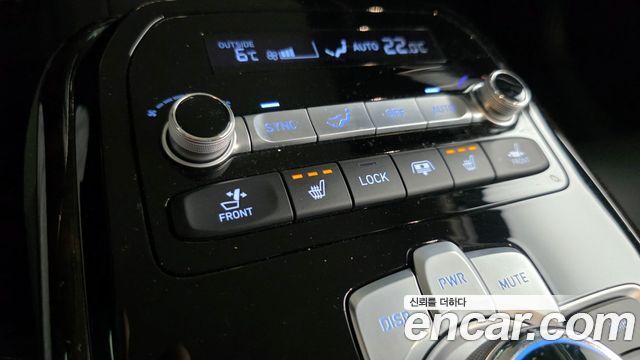 Genesis G90 2019 — photo 19