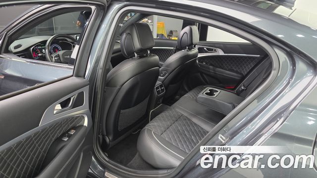 Genesis G70 2018 — photo 11