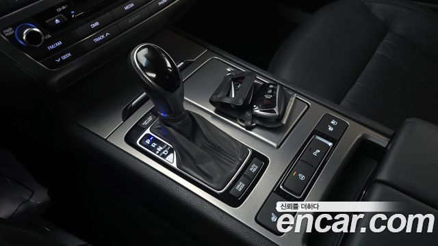 Hyundai Genesis 2016 — photo 9