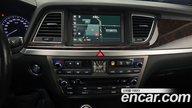 Hyundai Genesis 2016 — photo 16