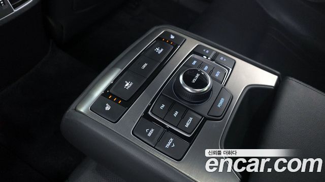 Hyundai Genesis 2016 — photo 18