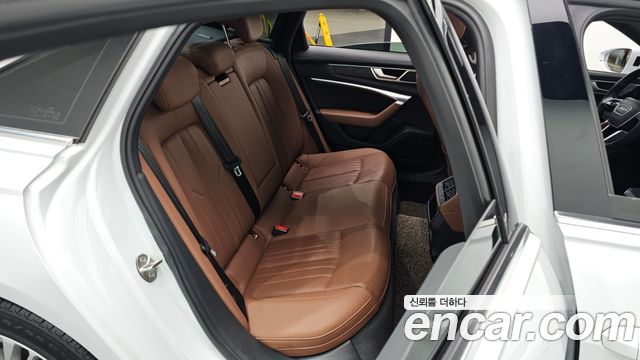 Audi A6 2021 — photo 12