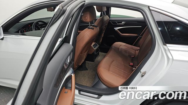 Audi A6 2021 — photo 13