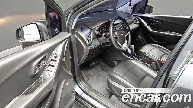 Chevrolet Korea Trax 2017 — photo 12