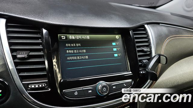 Chevrolet Korea Trax 2017 — photo 16