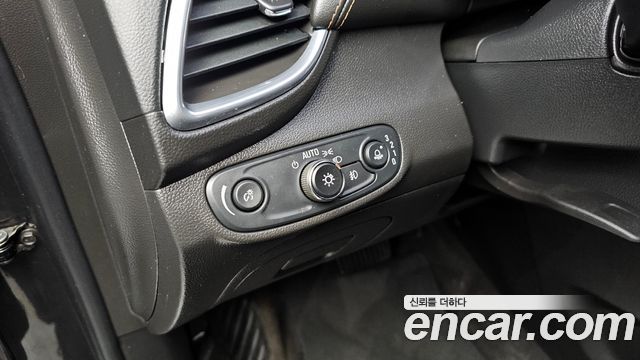 Chevrolet Korea Trax 2017 — photo 17