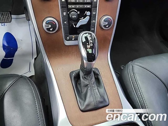 Volvo XC70 2015 — photo 8
