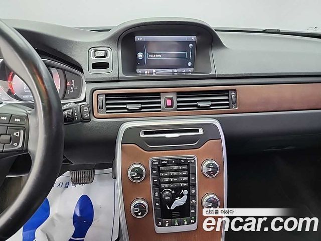 Volvo XC70 2015 — photo 10