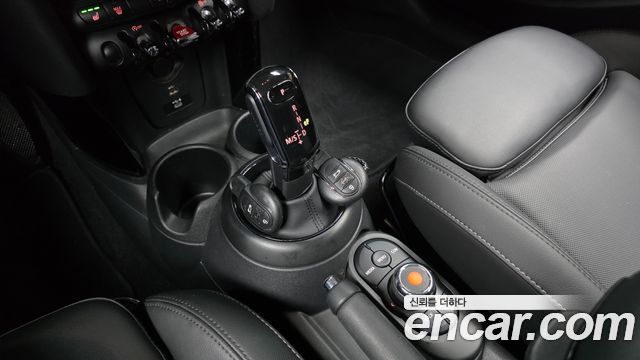 Mini Cooper 2022 — photo 9