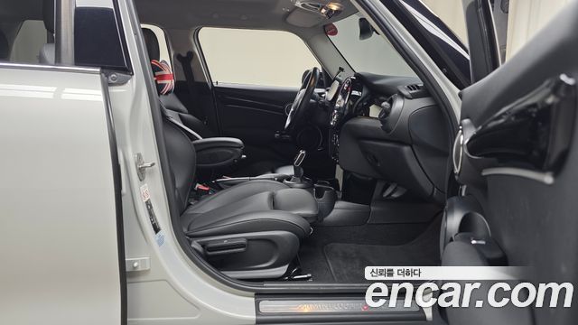 Mini Cooper 2022 — photo 11
