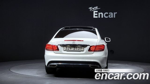 Mercedes-Benz E-Class 2015 — photo 4