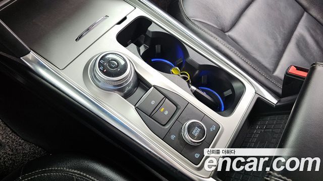 Ford Explorer 2021 — photo 9