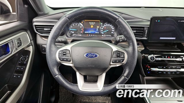 Ford Explorer 2021 — photo 13