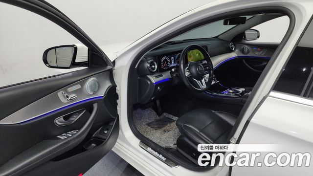 Mercedes-Benz E-Class 2019 — photo 10