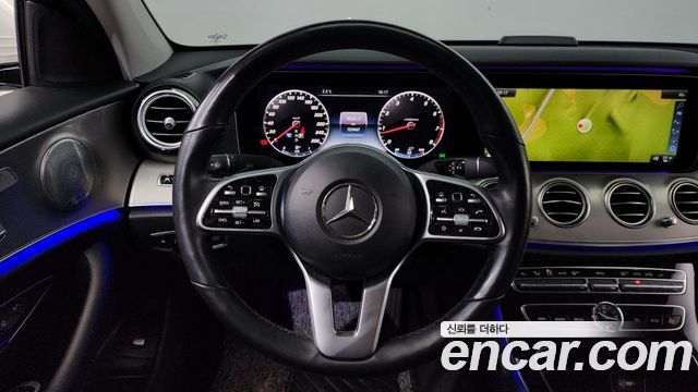 Mercedes-Benz E-Class 2019 — photo 13
