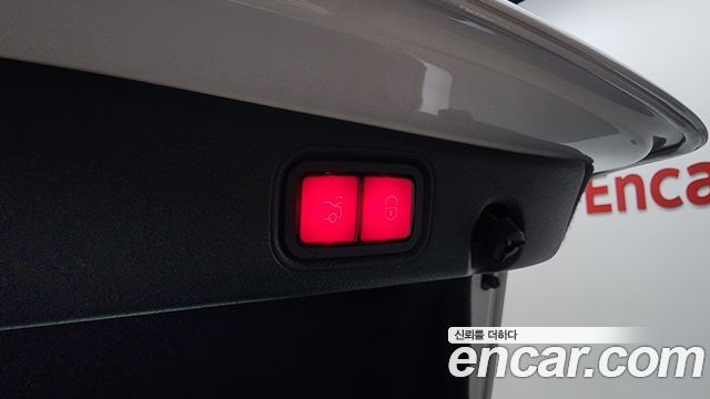 Mercedes-Benz E-Class 2019 — photo 20