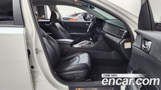 Kia K5 2016 — photo 11