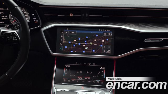 Audi A6 2021 — photo 15