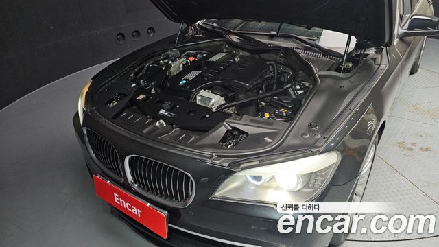 BMW 7-Series 2012 — photo 6