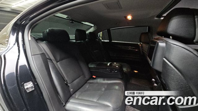 BMW 7-Series 2012 — photo 13
