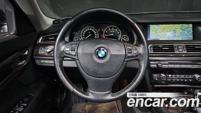 BMW 7-Series 2012 — photo 14