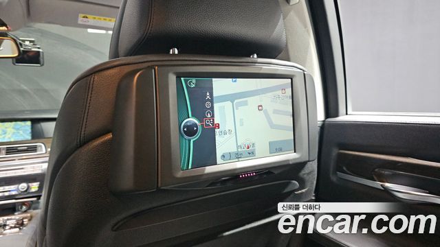 BMW 7-Series 2012 — photo 19