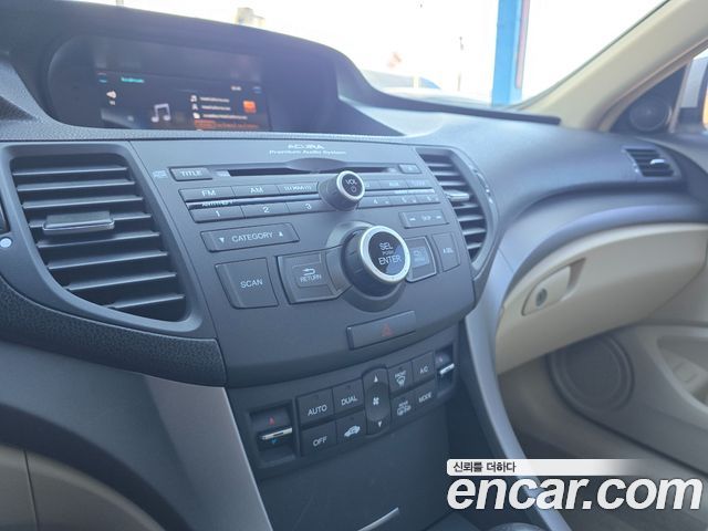 Acura TSX 2010 — photo 17