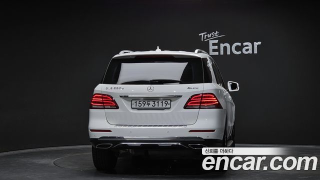 Mercedes-Benz GLE-Class 2016 — photo 4