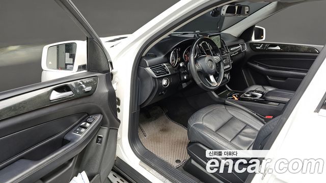 Mercedes-Benz GLE-Class 2016 — photo 12