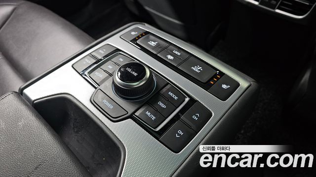 Genesis G80 2018 — photo 17
