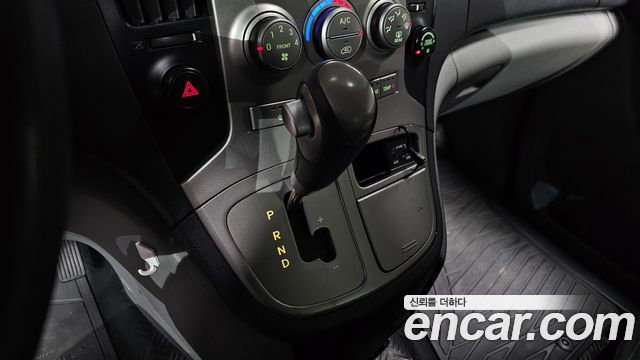 Hyundai Starex 2015 — photo 9