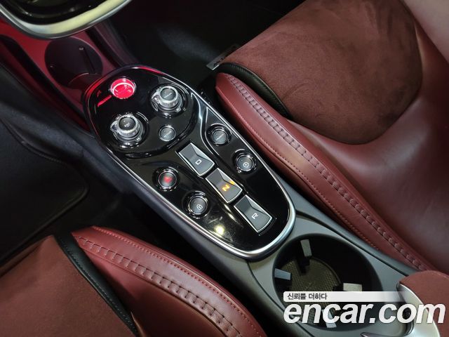Mclaren GT 2022 — photo 13