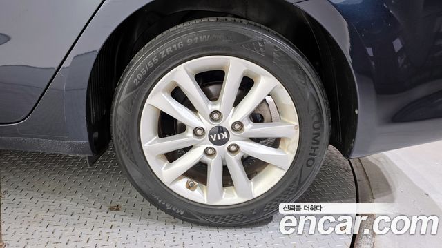 Kia K3 2016 — photo 5