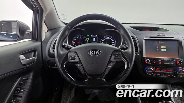 Kia K3 2016 — photo 13
