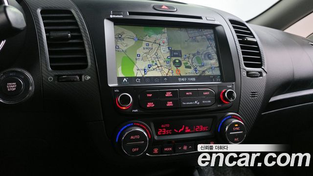 Kia K3 2016 — photo 14