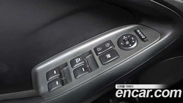 Kia K3 2016 — photo 18