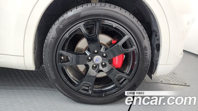 Maserati Levante 2018 — photo 5