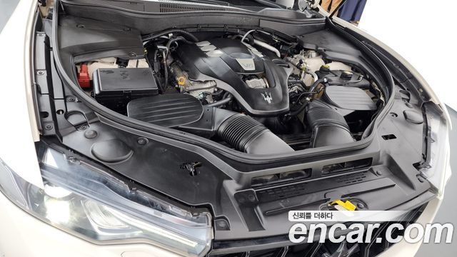 Maserati Levante 2018 — photo 6