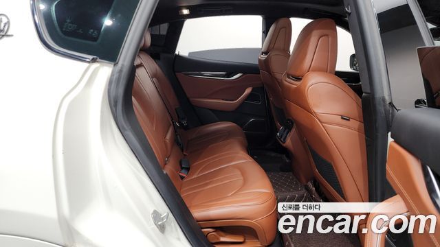 Maserati Levante 2018 — photo 12