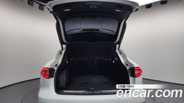 Maserati Levante 2018 — photo 20