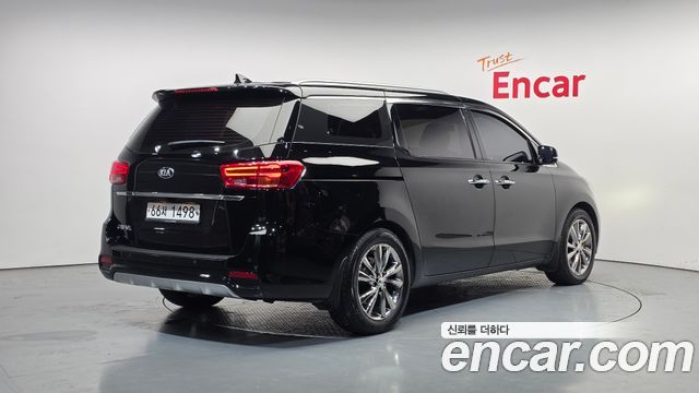 Kia Canival 2019 — photo 2