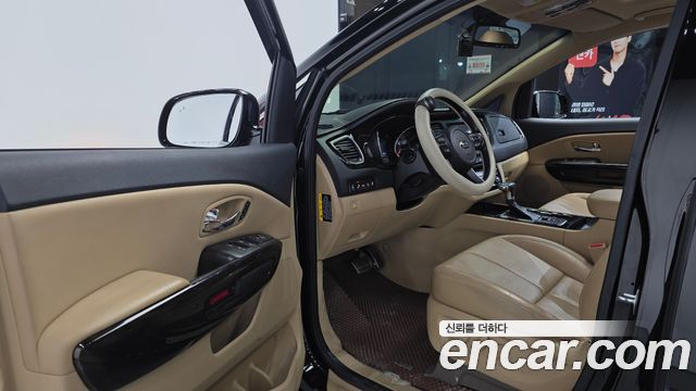Kia Canival 2019 — photo 10