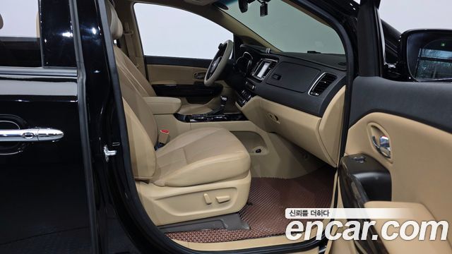 Kia Canival 2019 — photo 11