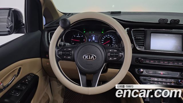 Kia Canival 2019 — photo 13