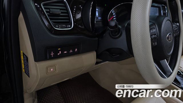 Kia Canival 2019 — photo 14