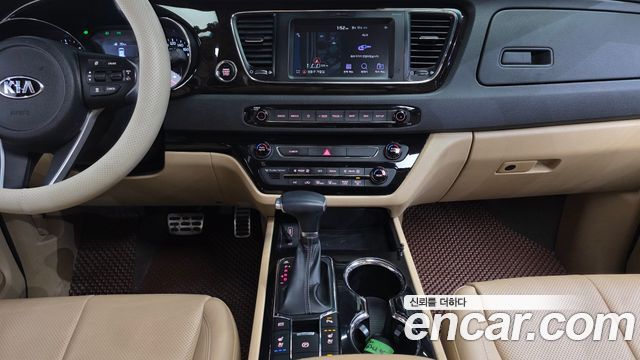 Kia Canival 2019 — photo 15