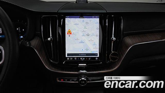 Volvo XC60 2022 — photo 14