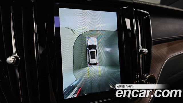 Volvo XC60 2022 — photo 15